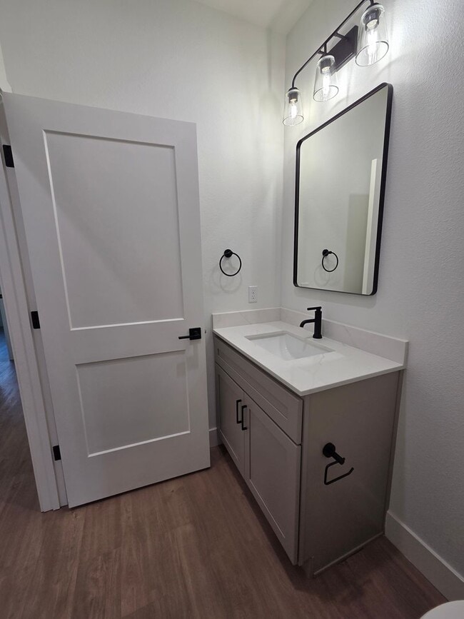 Building Photo - Brand New Build on Old Alturas - ALL Electric with City of Redding Solar!