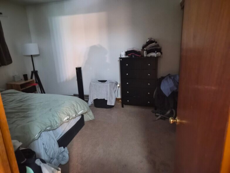 Bedroom 1 - 1271 Hunter Ave