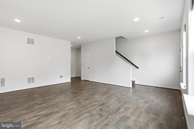 Building Photo - 9190 Snowden Ashford Rd
