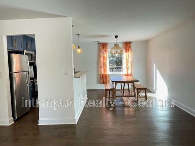 Building Photo - 2867 Joyce Ave