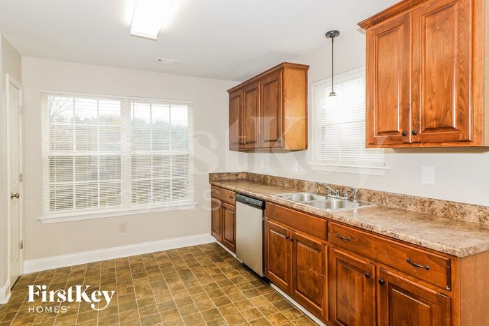 Building Photo - 2224 Smallwood Springs Dr