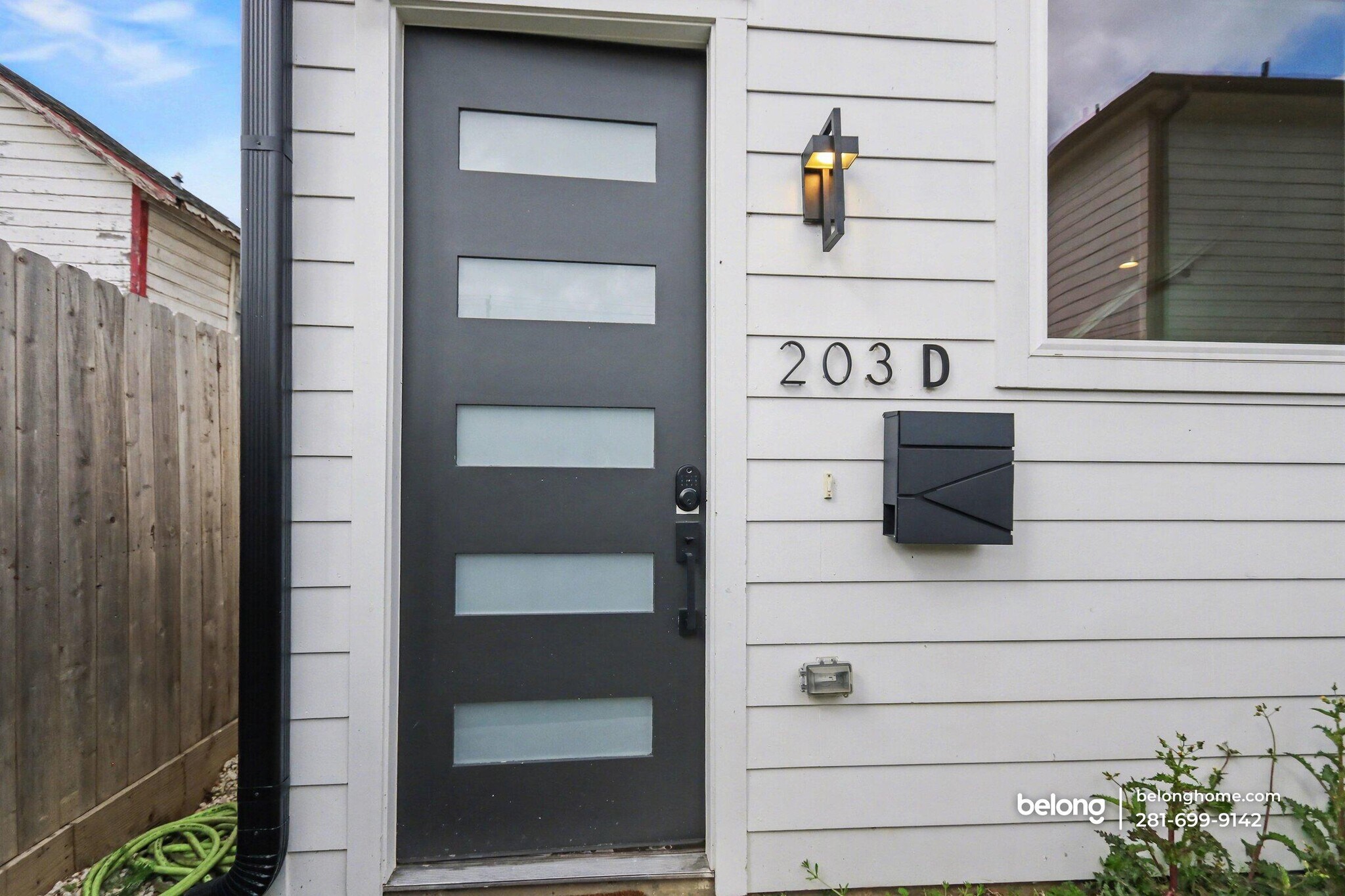 Building Photo - 203 Danna Ln