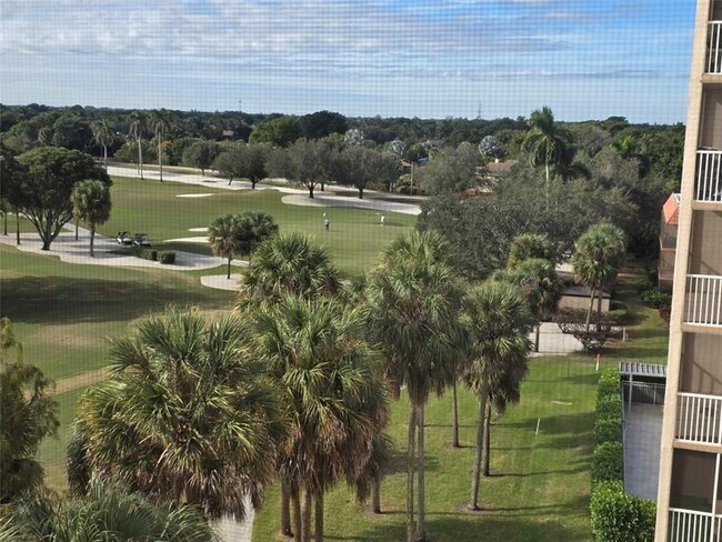 Building Photo - 250 Jacaranda Dr