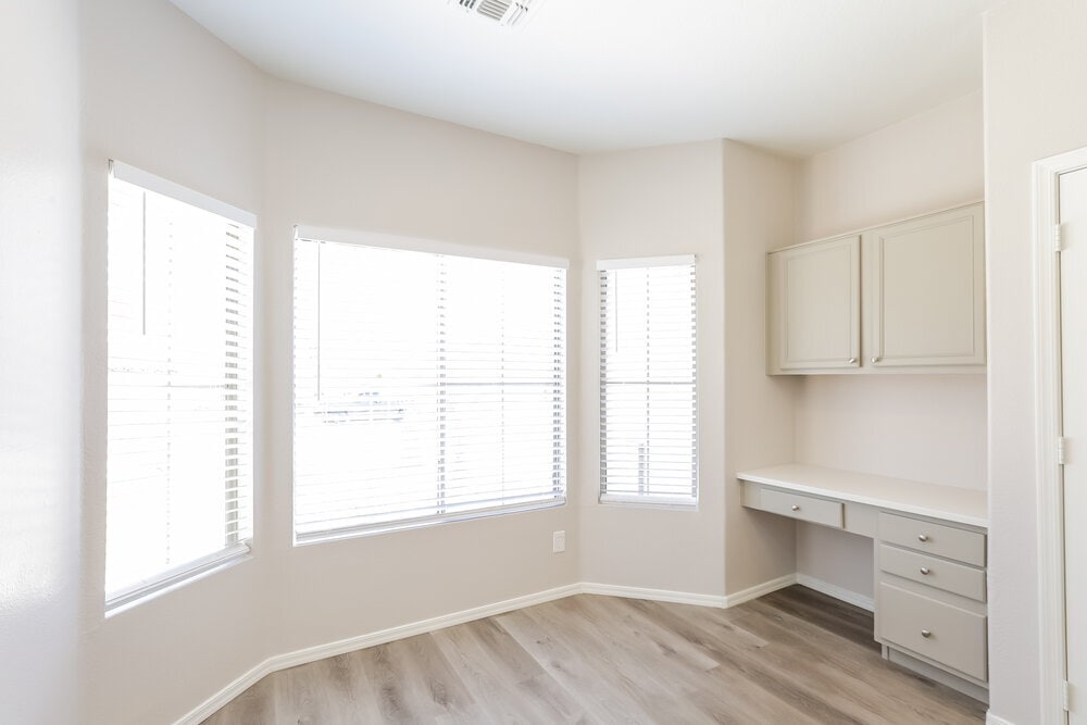 Building Photo - 6350 W Hilton Ave