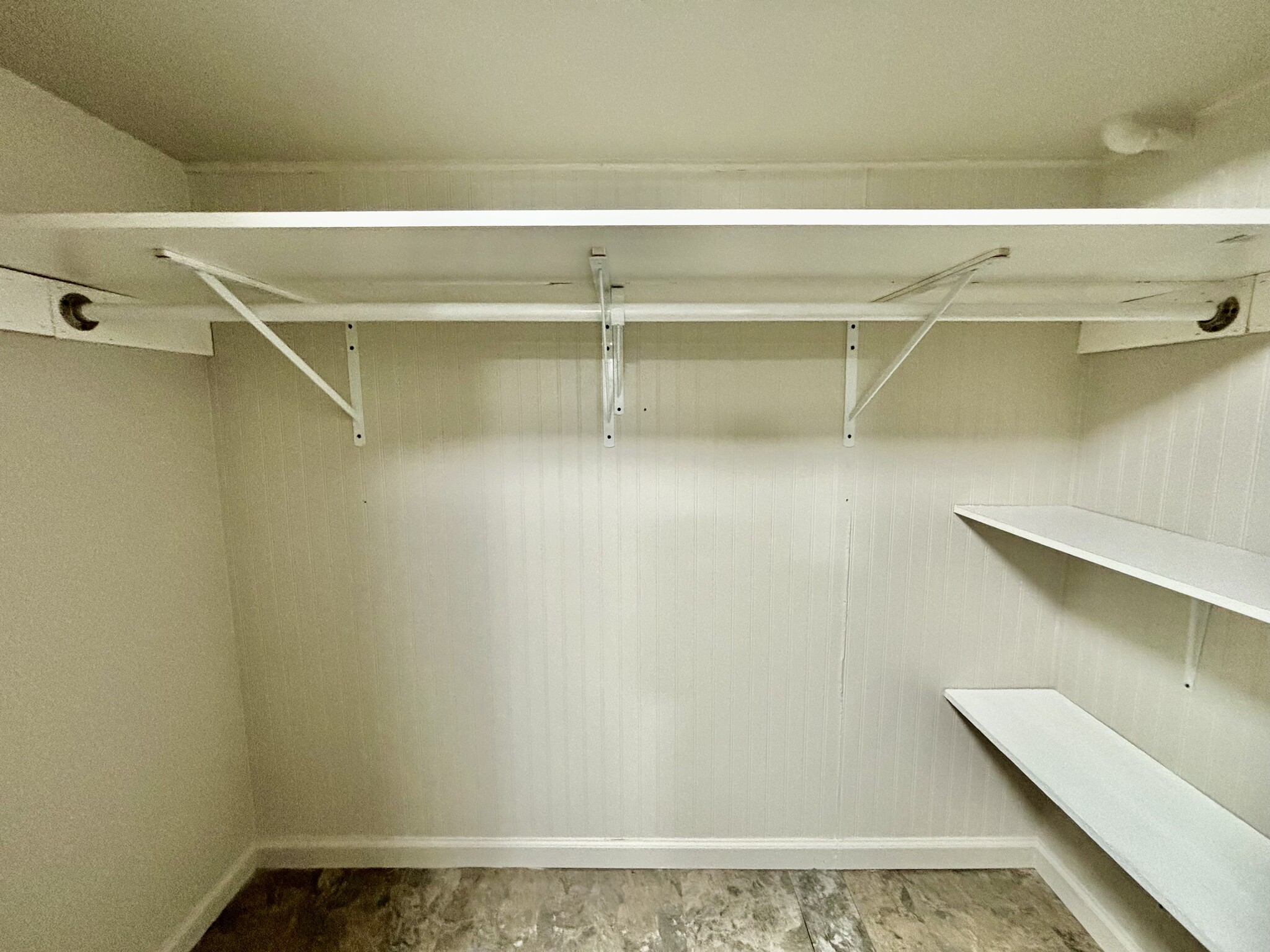 Large Closet - 2642 W Farragut Ave