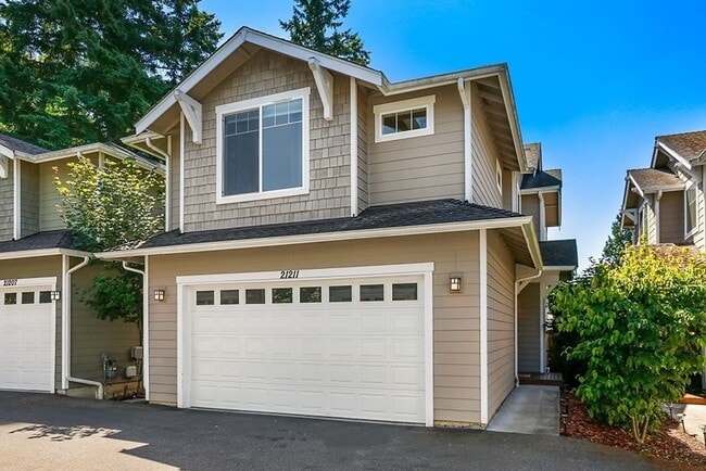 Primary Photo - Spacious 3BD/2.5BTH Available for Lease in...