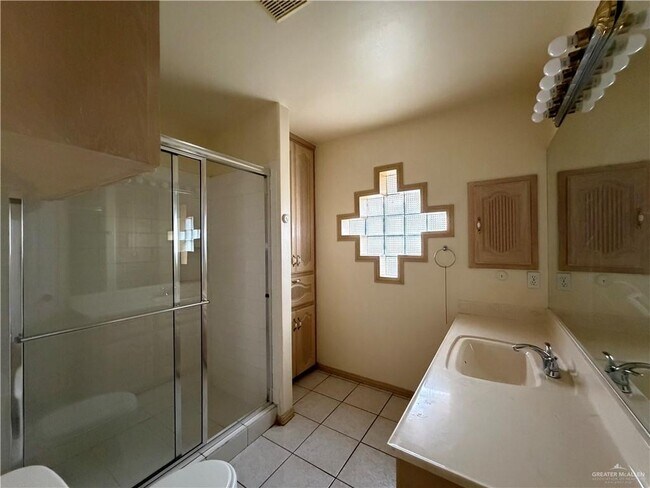 Building Photo - 25 N 7th St