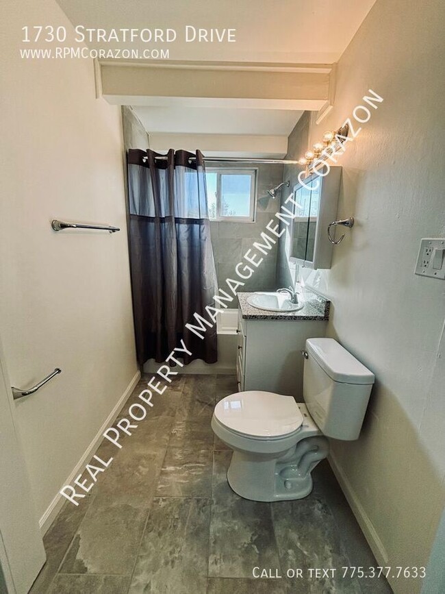 Building Photo - 3 bed 1 bath newly remodeled unit! New eve...