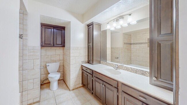 Building Photo - Beautiful Home Coming Soon in the Heart of Broken Arrow!