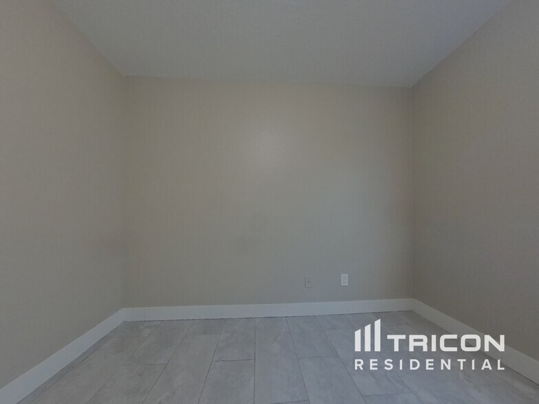 Building Photo - 3361 S 98th Ln
