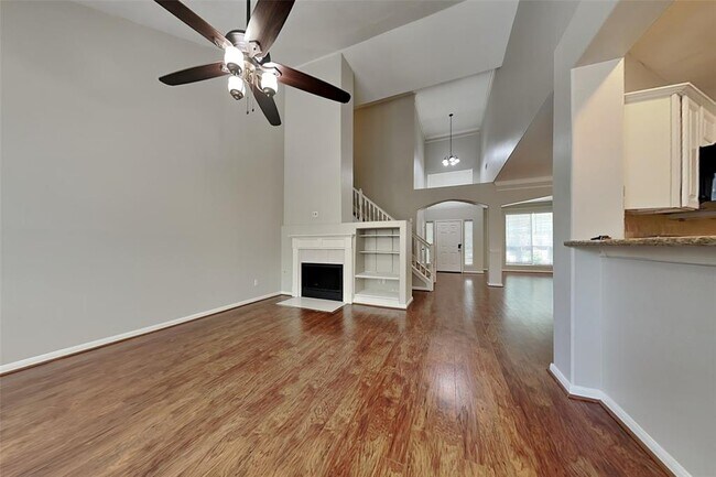 Building Photo - 59 Terraglen Dr
