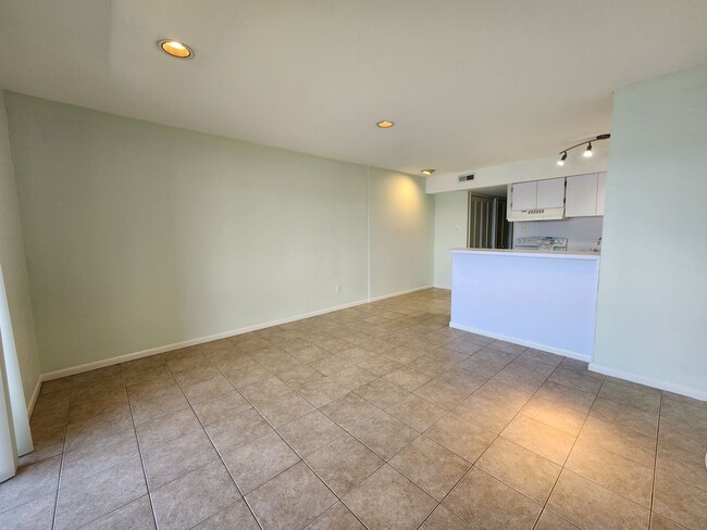 Building Photo - 580 Pleasure Island Blvd