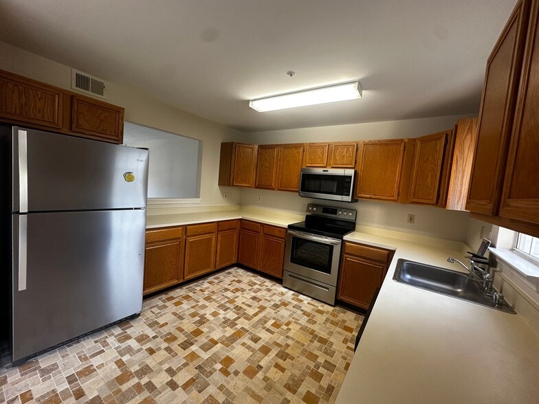 Building Photo - 2558 Ambling Cir