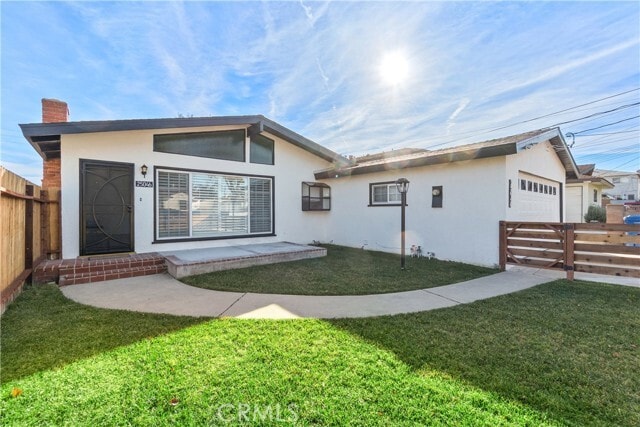 Building Photo - 25046 Feijoa Ave