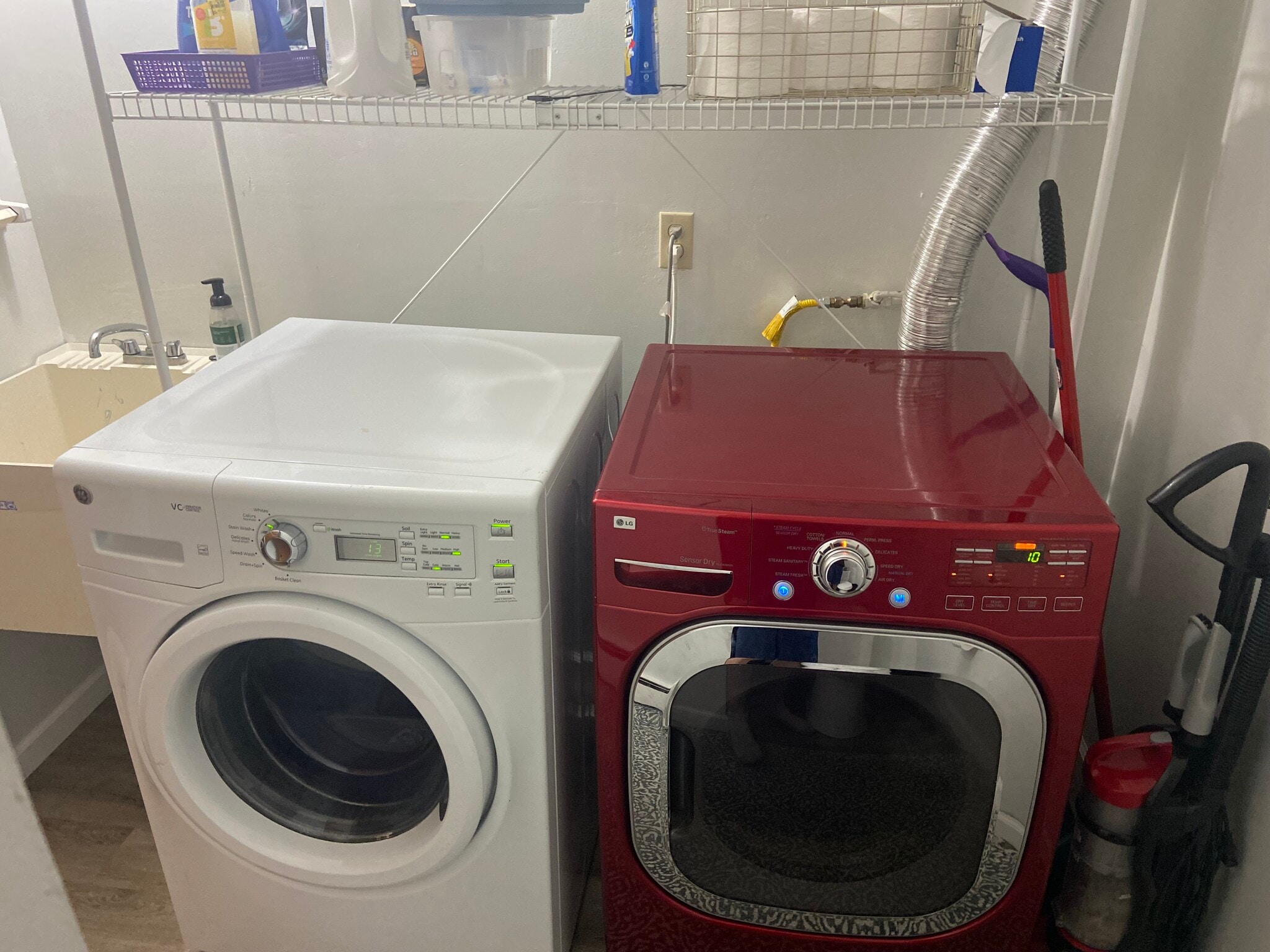In unit laundry - 4995 Tyler St NE
