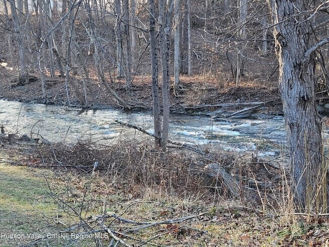 Building Photo - 8 Freehold Mills Dr