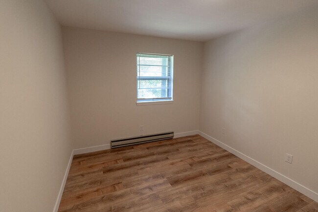 Building Photo - 3310 Belle Meade Dr