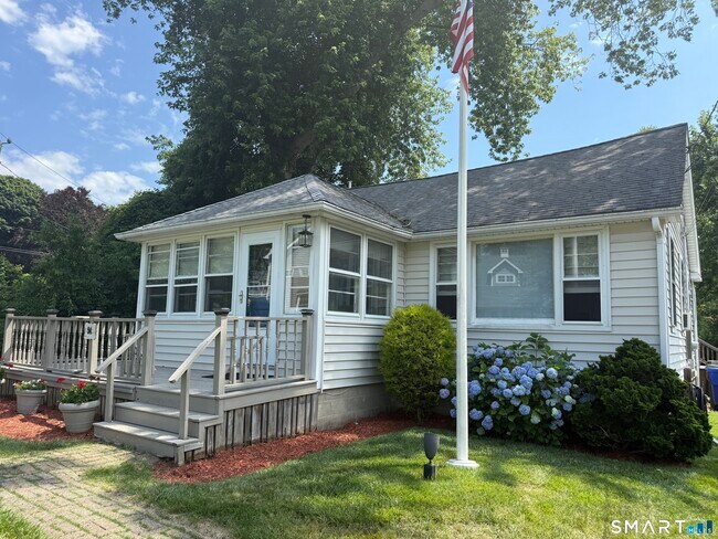 Building Photo - 94 Nehantic Trail