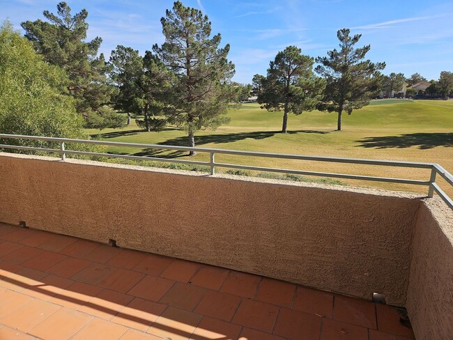 Building Photo - 2 BED , 2 BATH CONDO ON PRIVATE GOLF COURS...