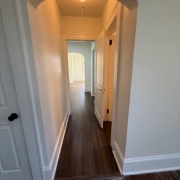 Building Photo - 600 N Hyde Park Ave