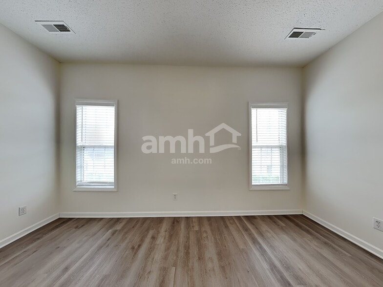 Building Photo - 108 Cameron Way Cir