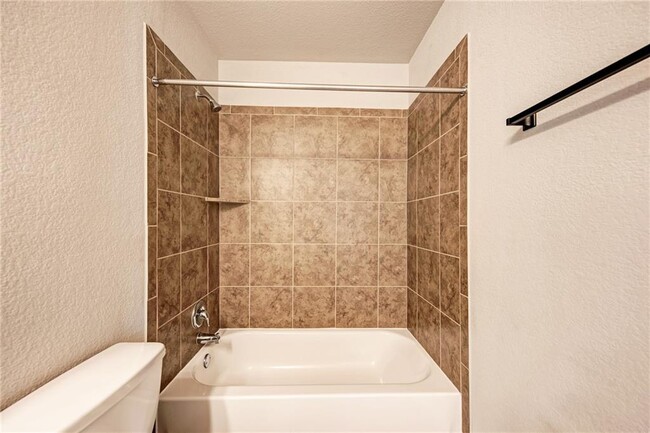 Building Photo - 107 Buckthorn Dr