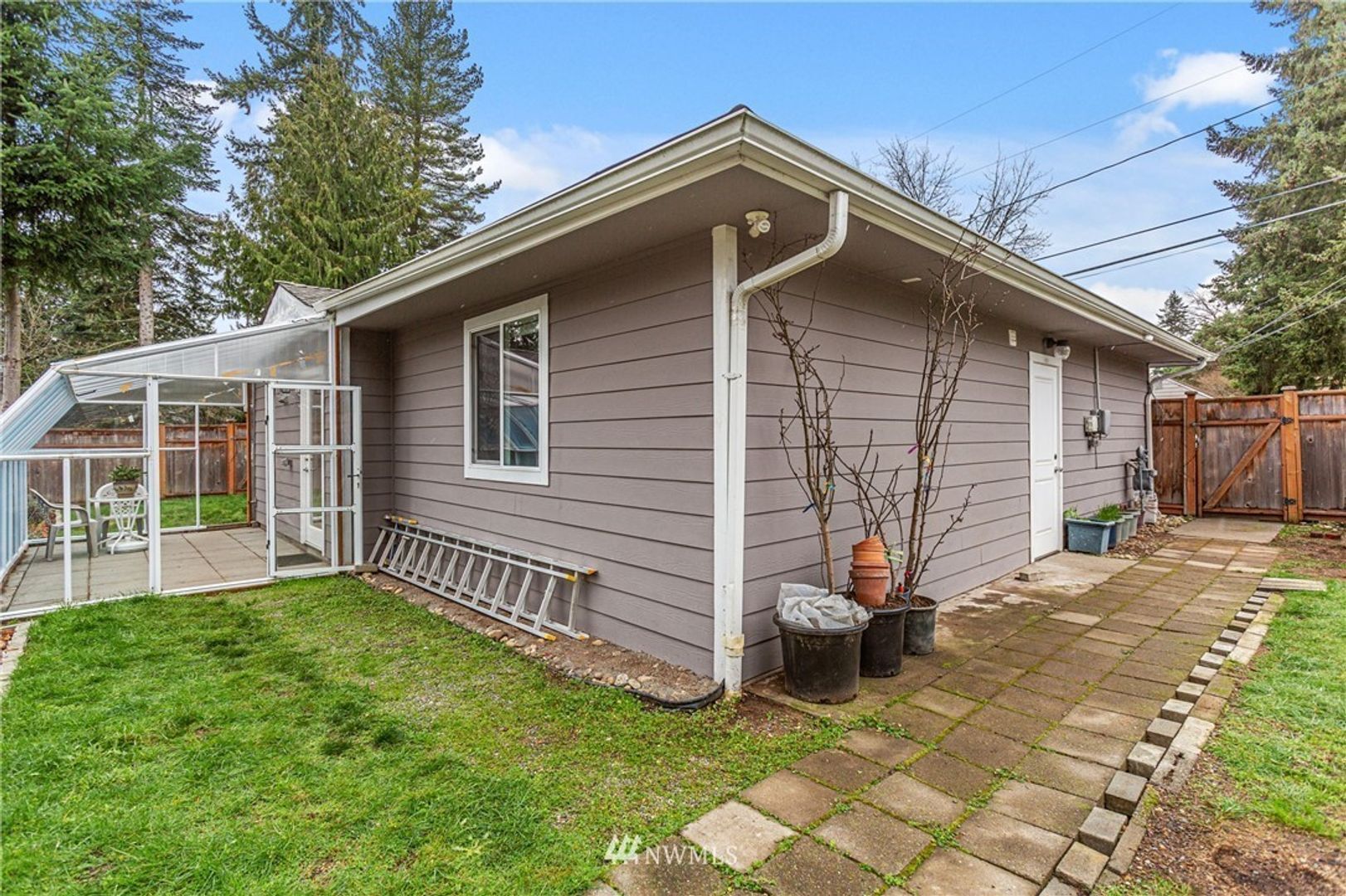 Building Photo - 4 Bed 2 Bath Home in Mountlake Terrace!