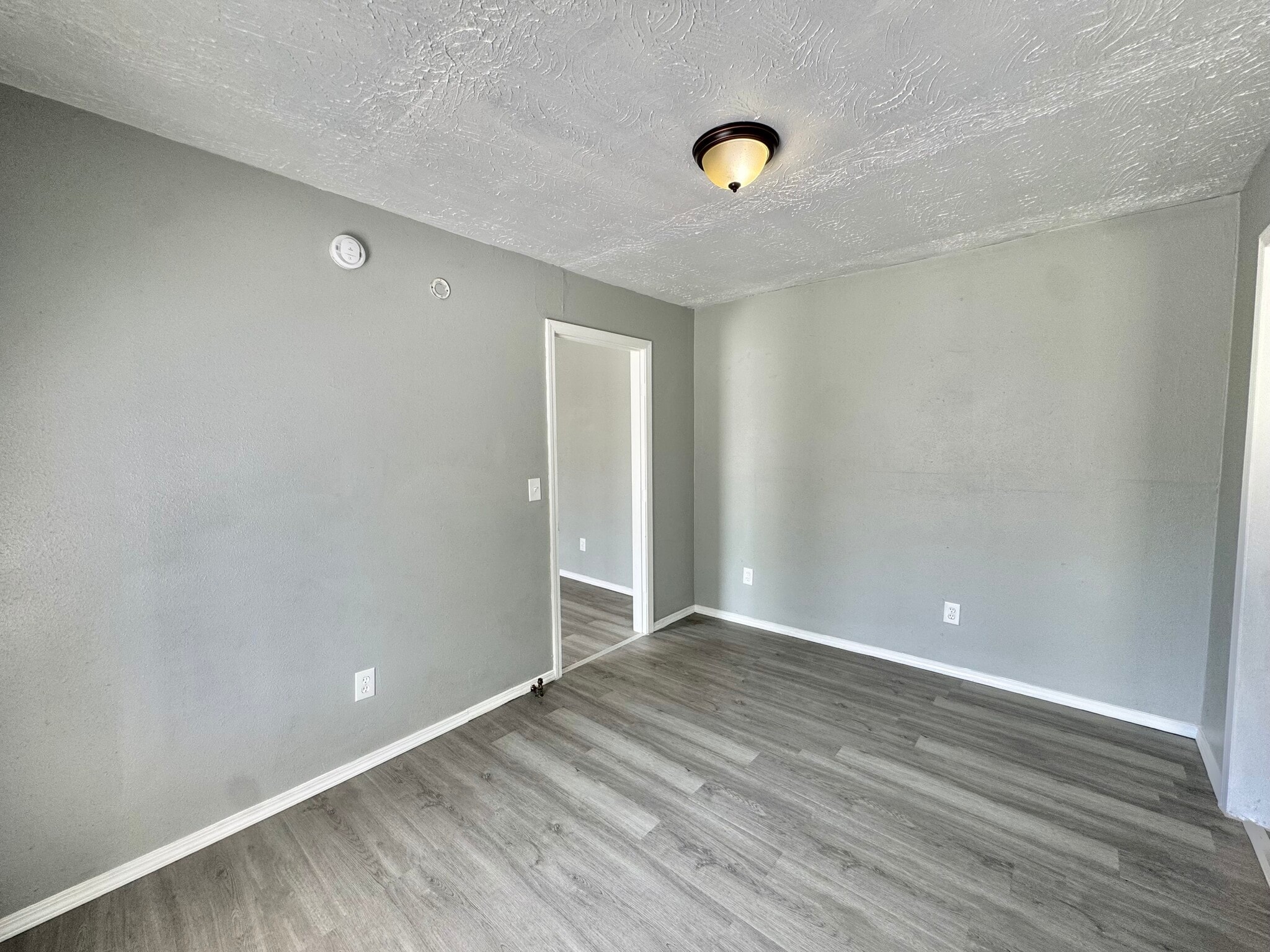 Building Photo - 1501 SW 30th St