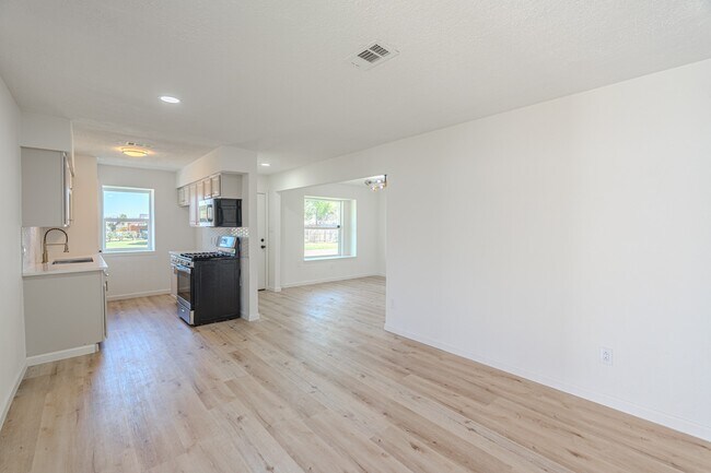 Building Photo - 3538 Cork Dr