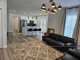 Building Photo - 22 Lancaster St