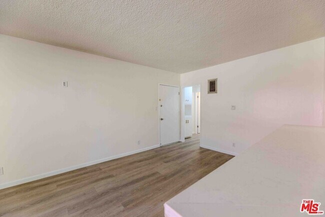 Building Photo - 1426 Orange Grove Ave