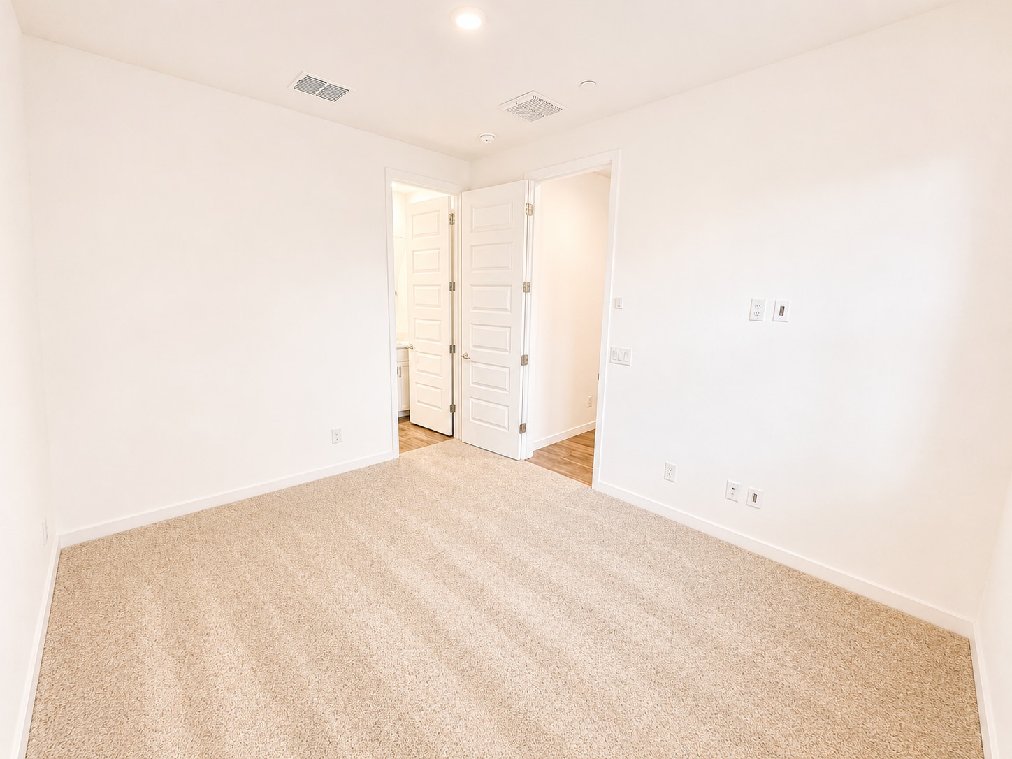 Building Photo - 4043 E Brisa Dr