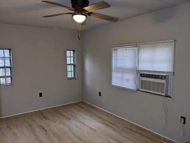 Building Photo - 12100 Lullingstone Rd