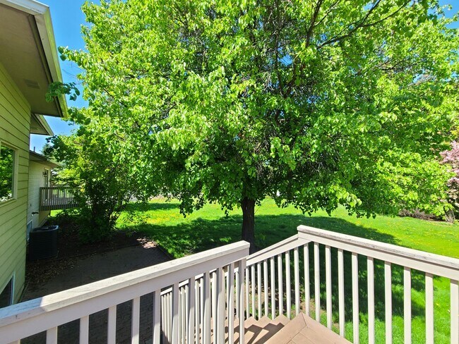 Building Photo - $3,250- 5 Bed / 3 Bath Beautiful Home in Upper South Hill
