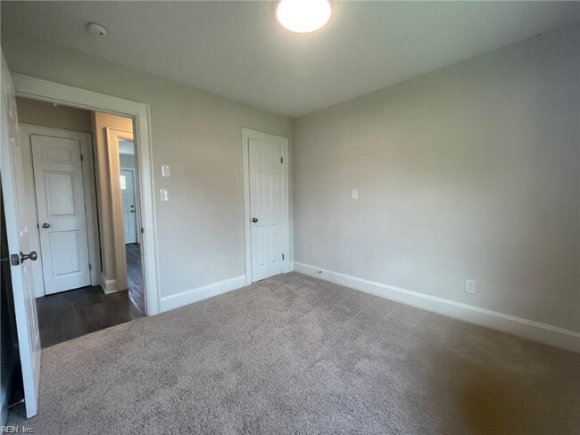 Building Photo - 728 Bolling St