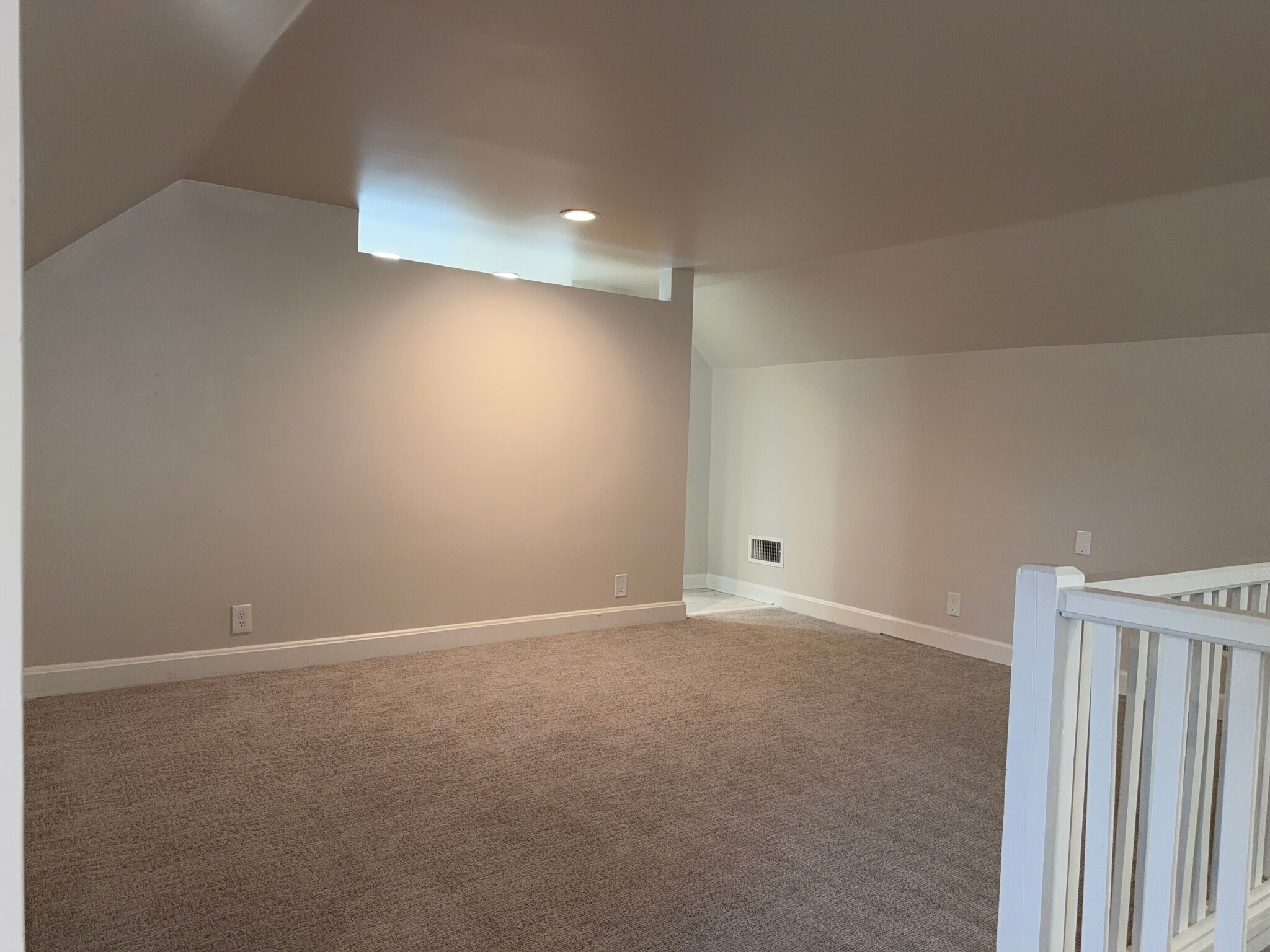 Primary Bedroom - 2602 W Linden Ave