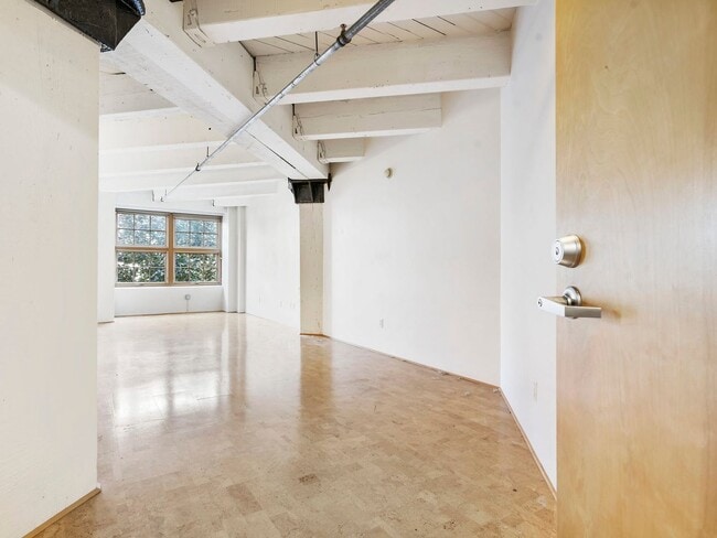 Building Photo - Marshall Wells - North facing Pearl District Loft w/parking/storage/ac