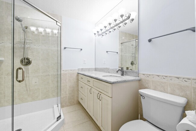 Building Photo - 244 Greymon Dr