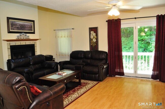 Building Photo - 605 Sandstone Dr