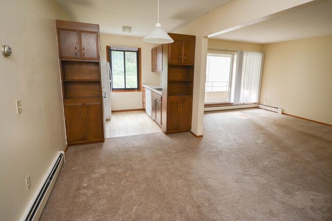 Building Photo - 1br condo with tons of amenities!