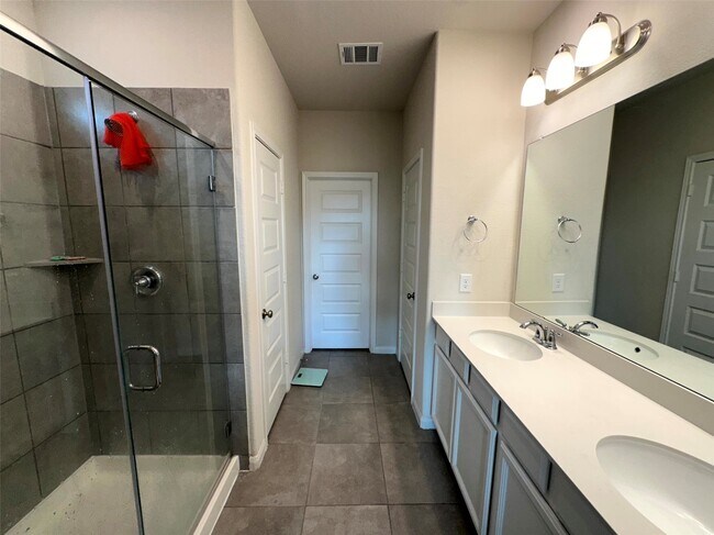 Building Photo - 7076 Silverleaf Oak St