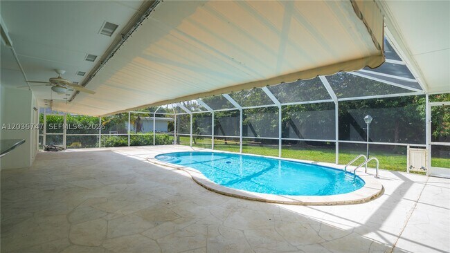 Building Photo - 15340 SW 85th Ave