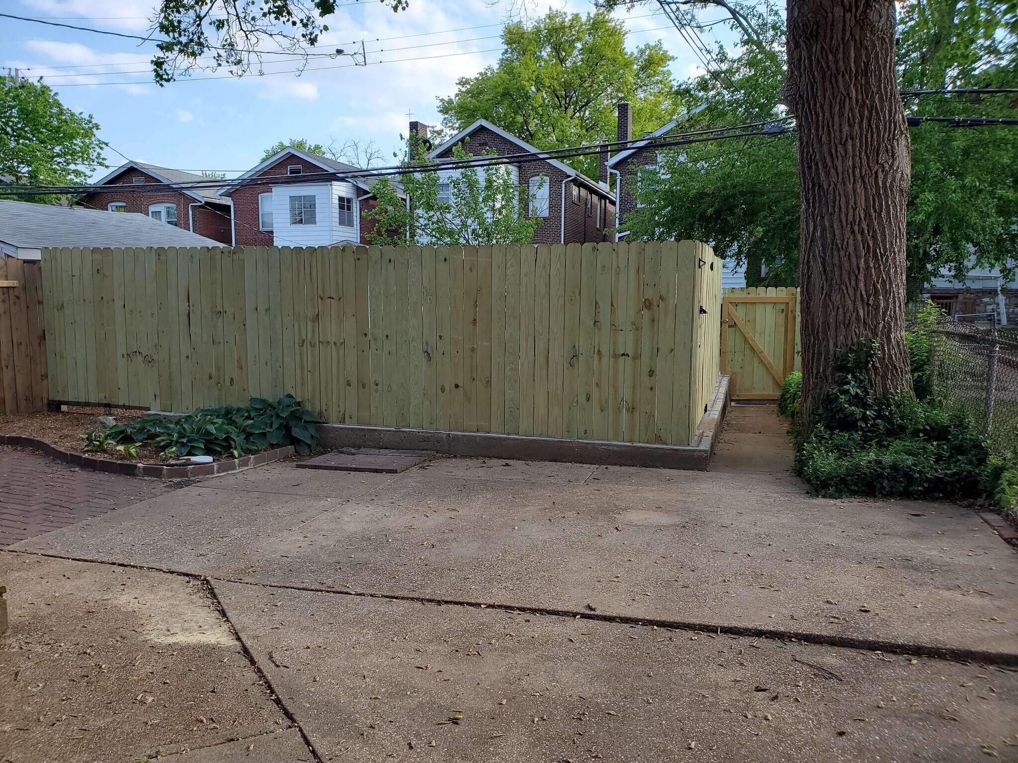 Building Photo - 4938 Tholozan Ave