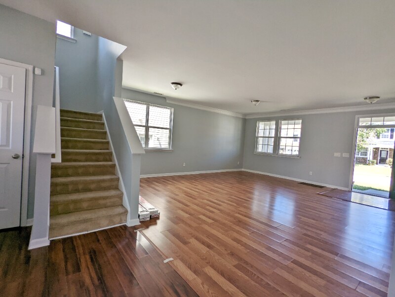 Building Photo - 343 Edgecroft Way