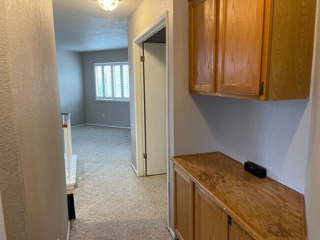 Building Photo - 2234 Prestwick St