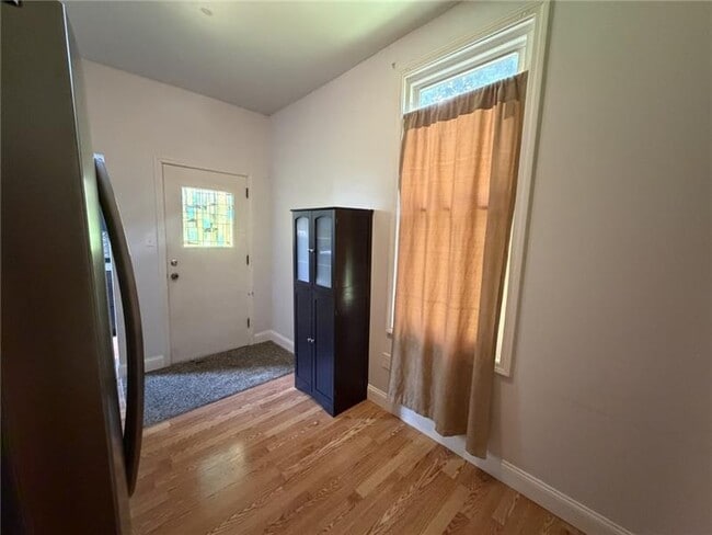 Building Photo - 1214 Goe Ave