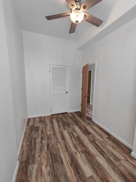 Building Photo - 1326 S Troy St