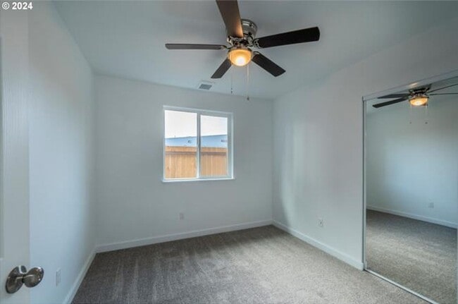 Building Photo - 2166