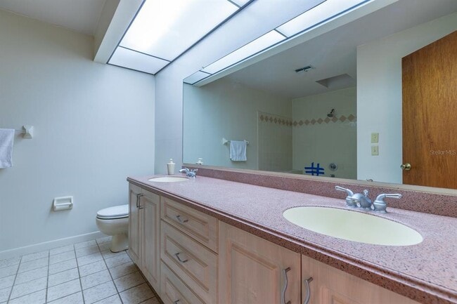 Building Photo - 745 Pinellas Bayway S
