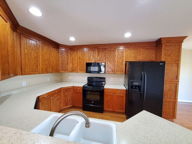 Building Photo - You have to see this beauty!